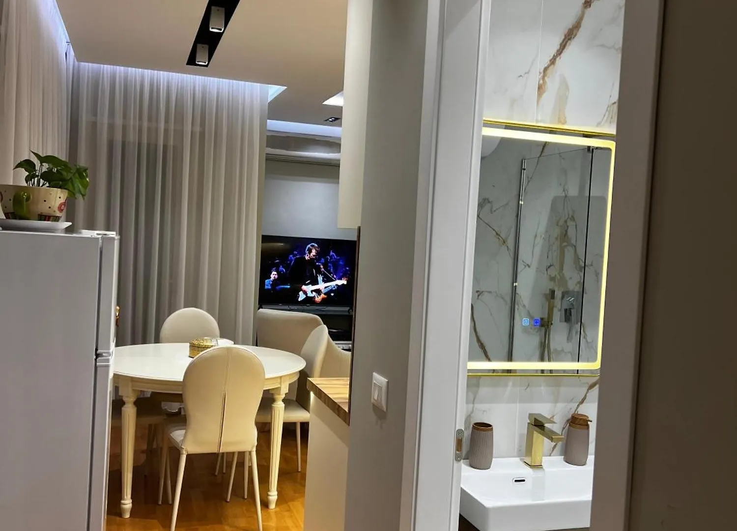 The Pebble Couch Apartment Tirana Albania
