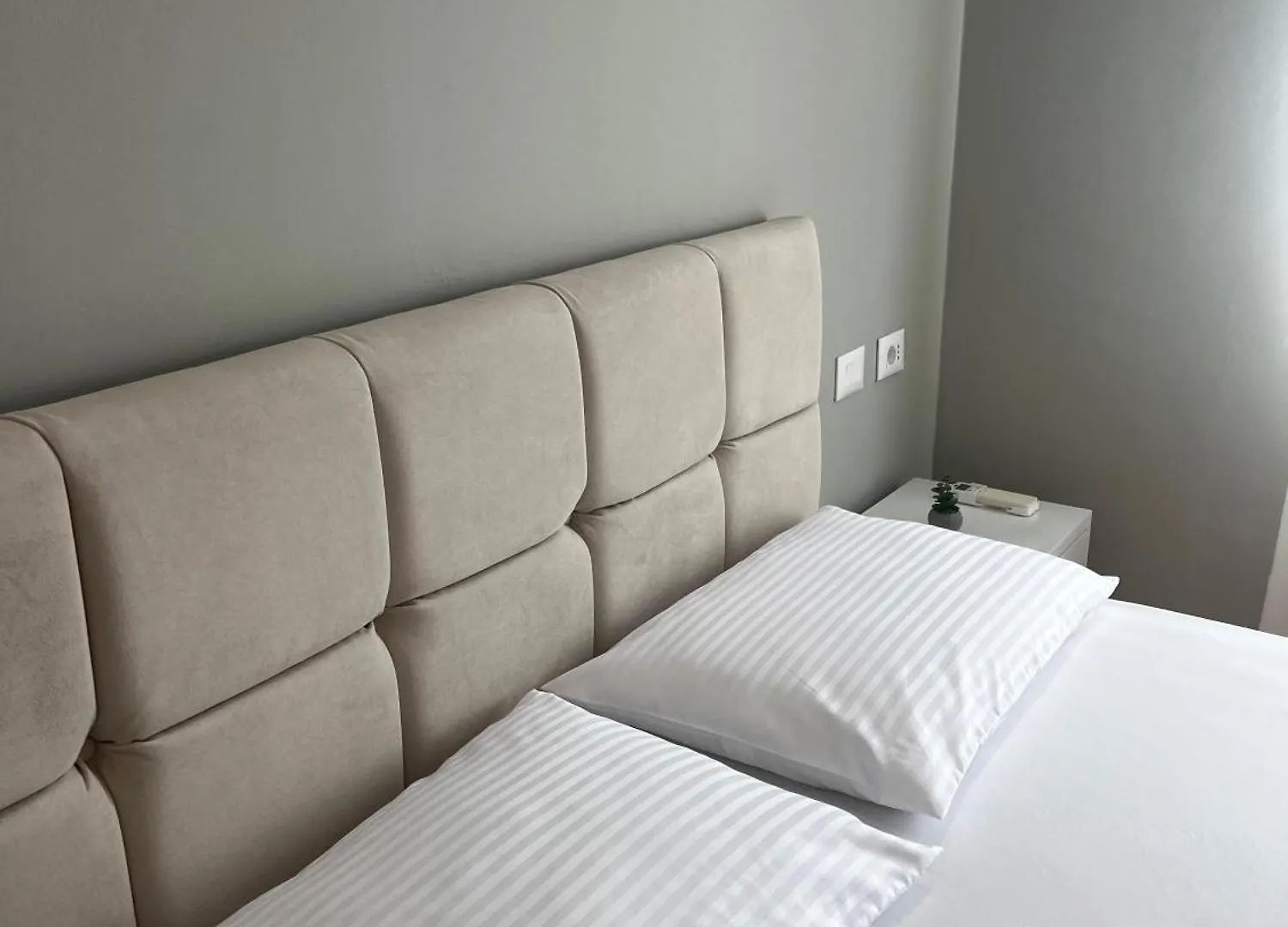 The Pebble Couch Apartment Tirana