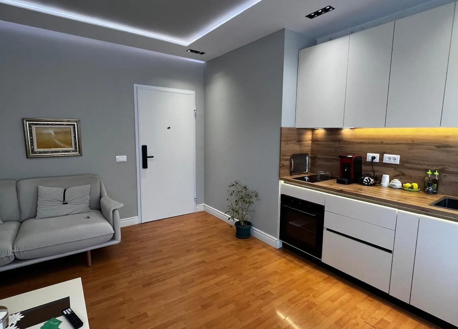 The Pebble Couch Apartment Tirana